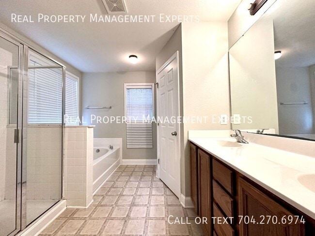 Building Photo - 9824 Coatbridge Dr