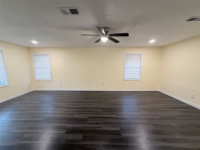 Building Photo - 3810 Lehall St