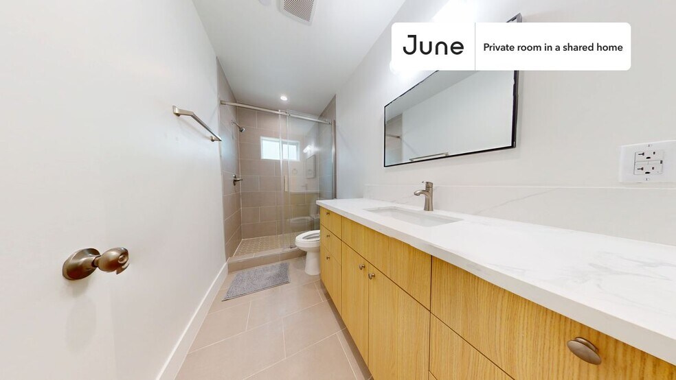 Building Photo - Room in Shared 5 bed/4 bath home