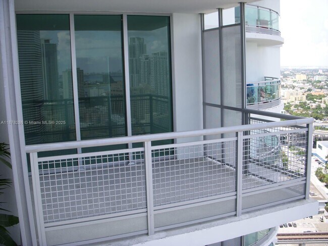 Building Photo - 350 S Miami Ave