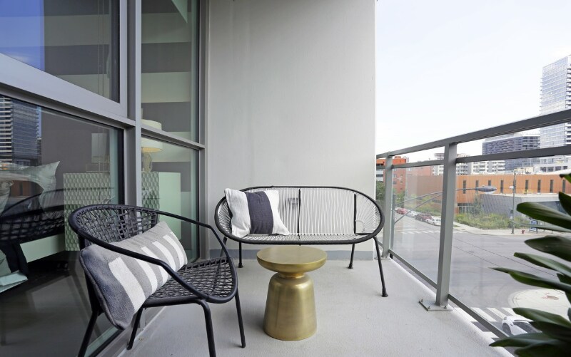 Building Photo - 740 N Hudson Ave