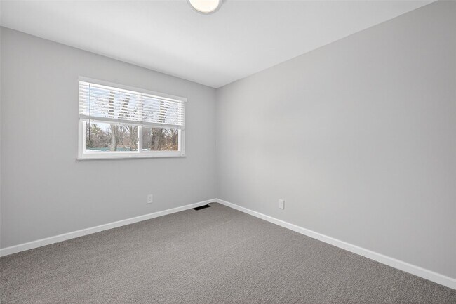 Building Photo - 1203 Dorne Dr