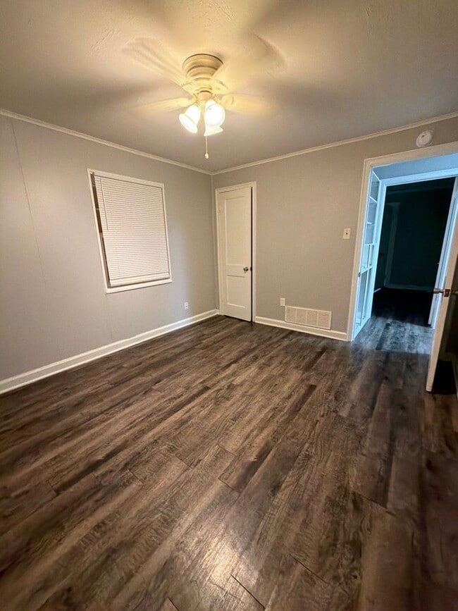 Building Photo - Very Nice Newly Renovated Home in Glenview
