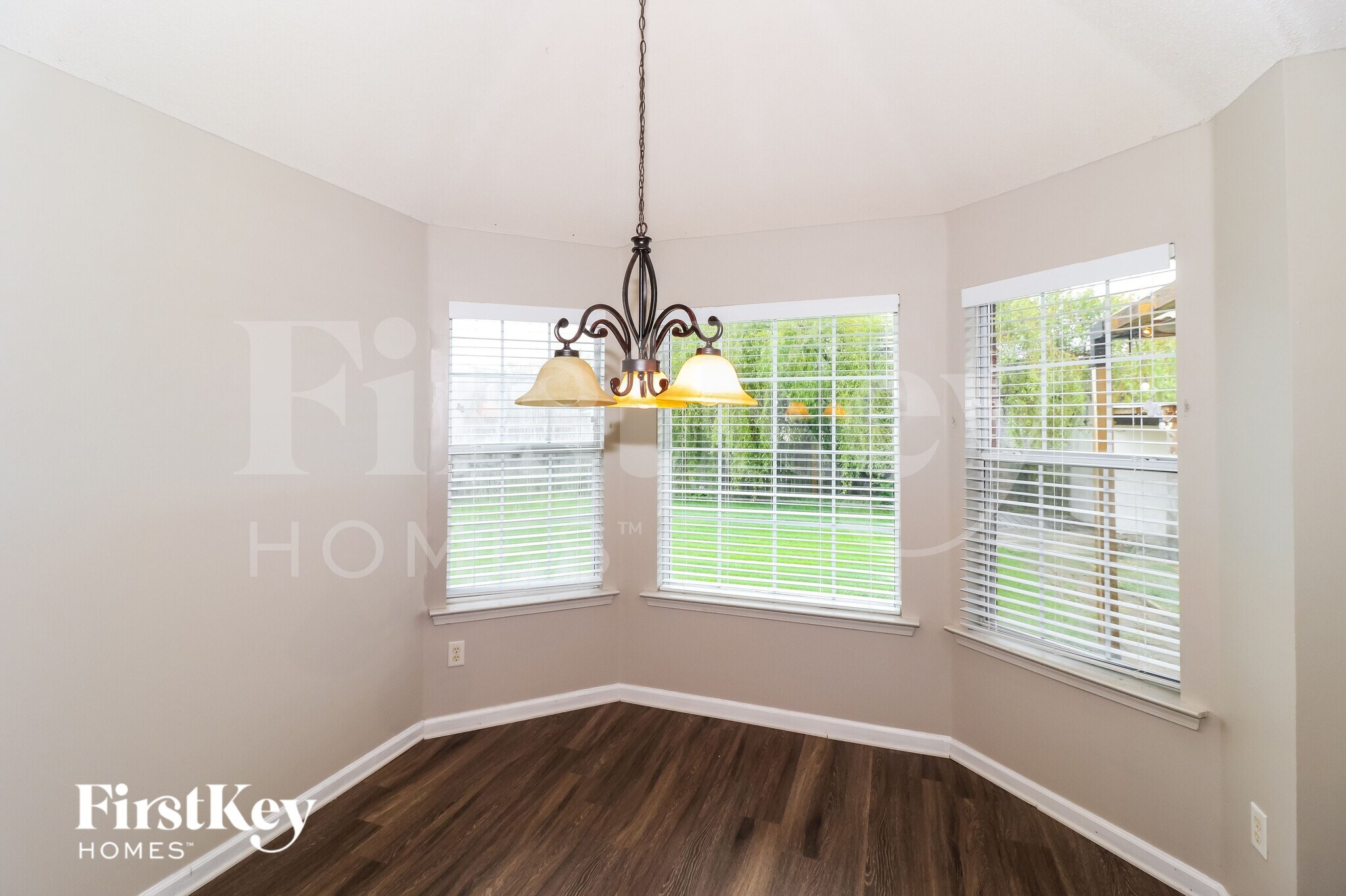 Building Photo - 1097 Red Fern Cir W