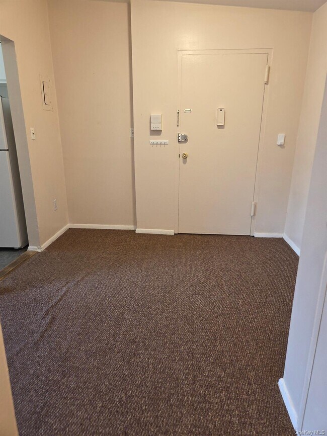 Building Photo - 259 N Newbridge Rd