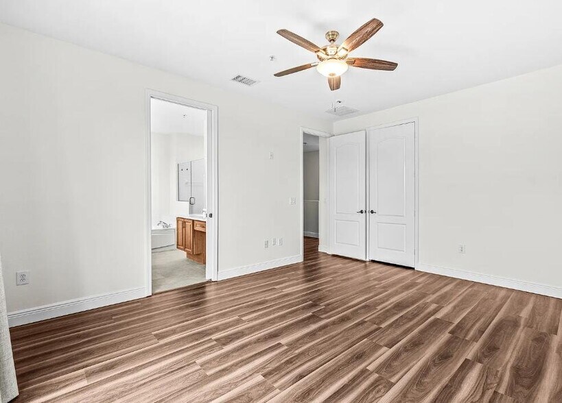 Building Photo - 536 NW 39th St