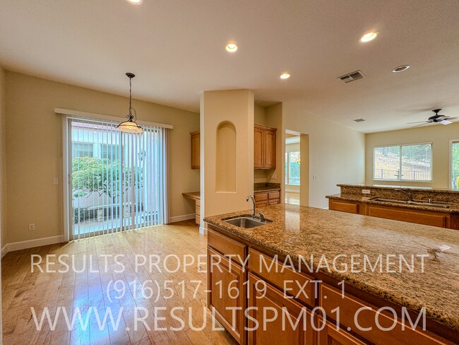 Building Photo - Luxury Whitney Oaks Retreat – Private Gated Community in Rocklin