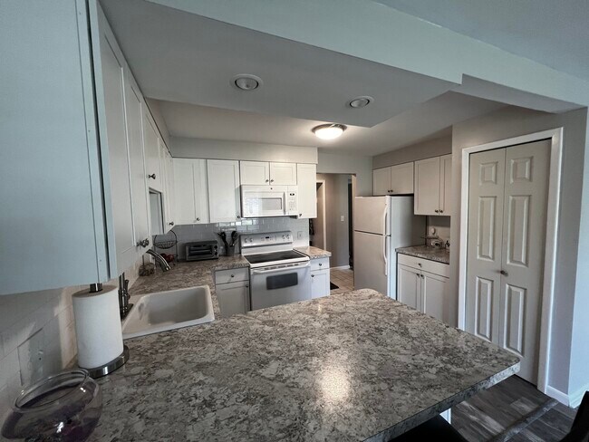 Building Photo - 8 Southcreek Ct