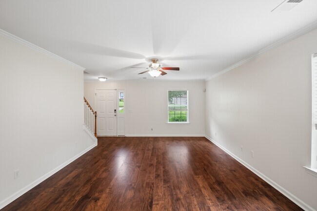 Building Photo - 212 Jasmine Pl Dr