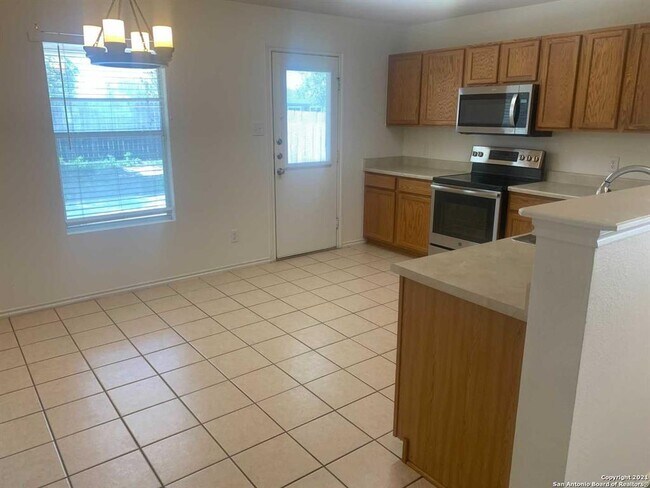 Building Photo - 3518 Ironwood Falls