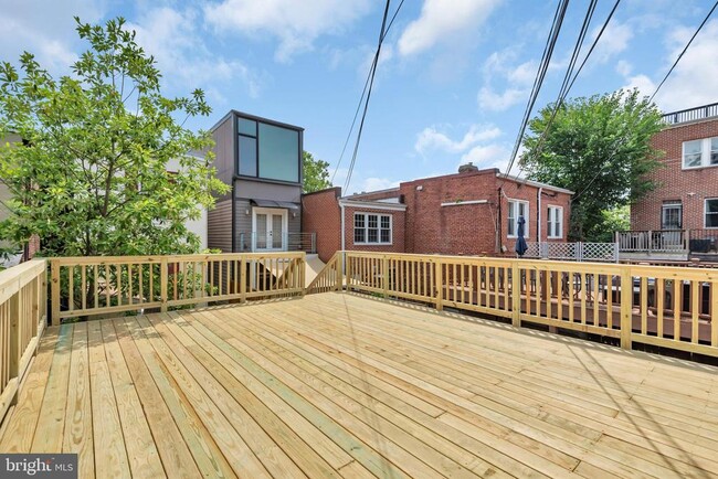 Building Photo - 1810 6th St NW