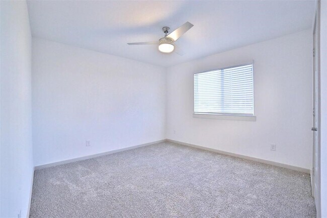 Building Photo - 3810 Lila Lake Ln