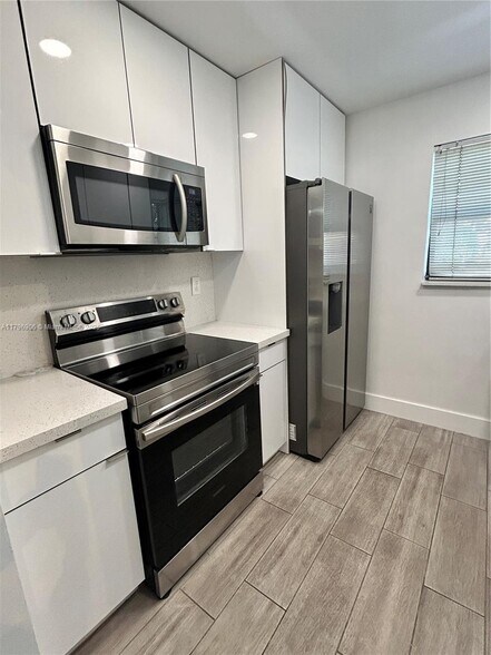 Primary Photo - 1220 NW 122nd Ter