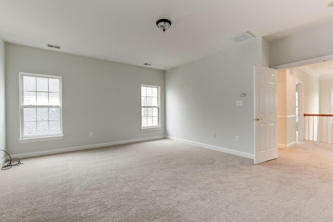 Building Photo - 2705 Mae Wade Ave