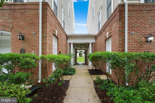 Primary Photo - 7135 Huntley Creek Pl