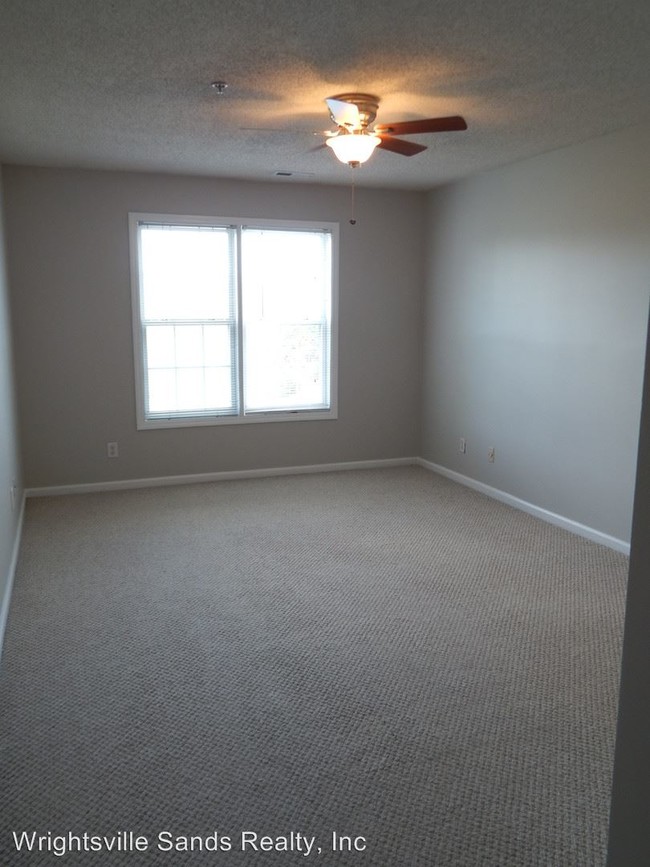 Building Photo - 2 br, 2 bath House - 805 March Court Unit K