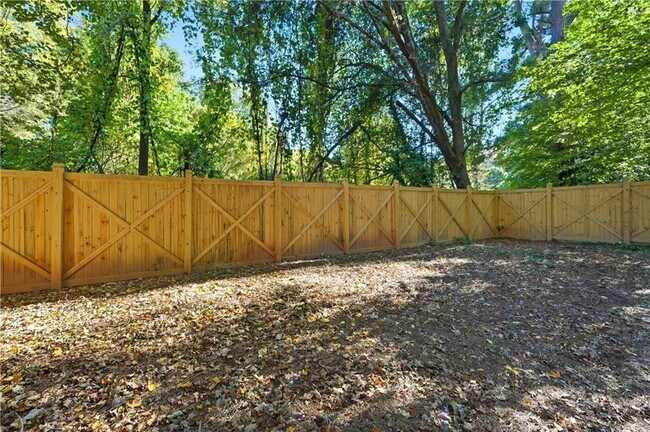 Building Photo - 1295 Cumberland Rd NE