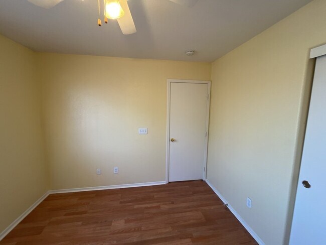 Building Photo - Experience luxurious living in this stunning 4-bedroom, 2.5-bathroom house