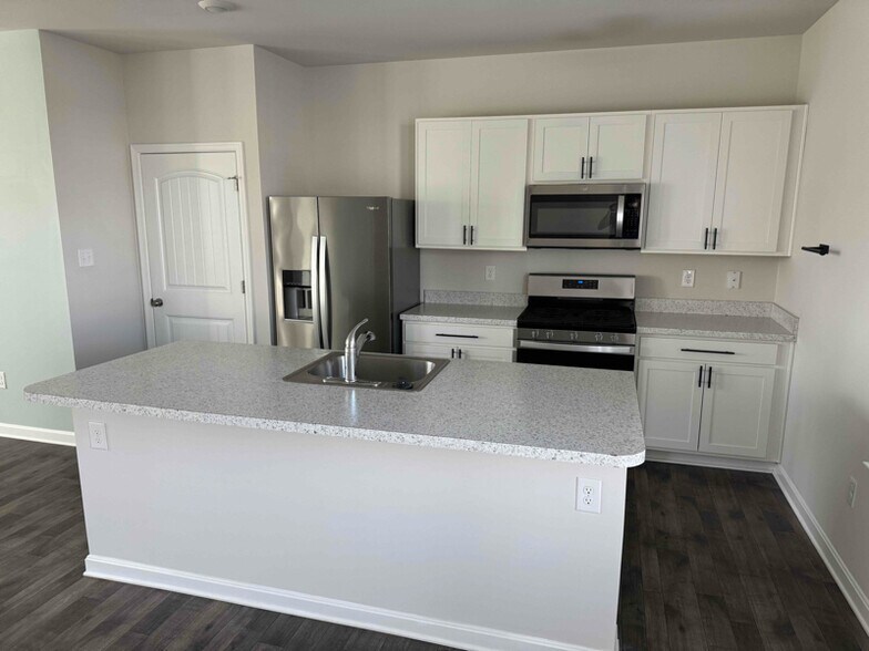 Building Photo - 81 Pepperwood Dr