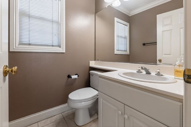 Building Photo - 10009 Kika Ct