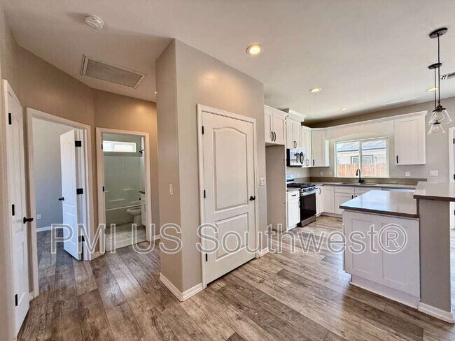 Building Photo - 1530 Jose Ave