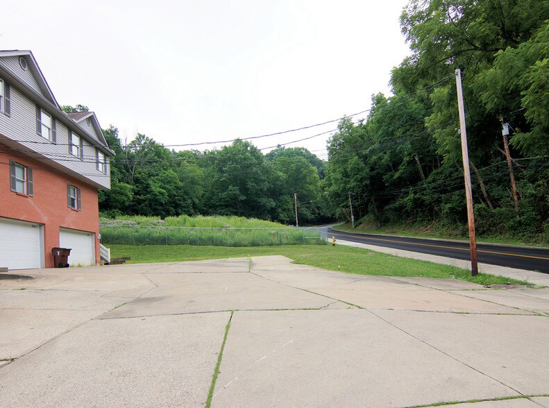 Building Photo - 2020 Benton Rd