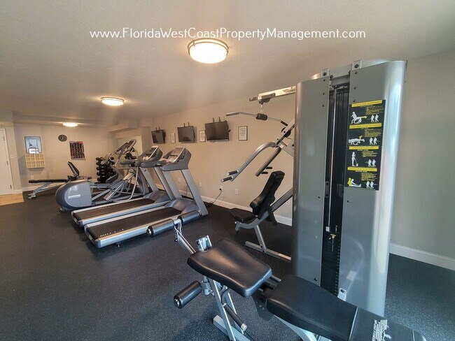 Building Photo - DOWNTOWN 15th FLOOR CONDO! 2 BEDROOM CONDO ! UPDATED! CITY VIEWS!