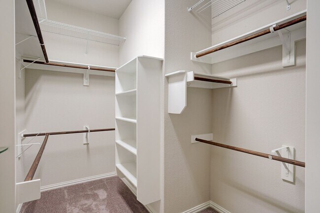 Building Photo - Warm & Inviting 4 Bedroom, 2 Bath House for Rent