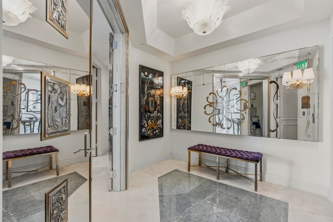 Building Photo - 16051 Collins Ave