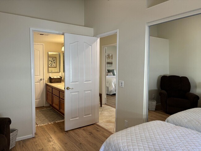 Building Photo - Furnished or Not! Gated, 3 Bedrooms, pool/spa