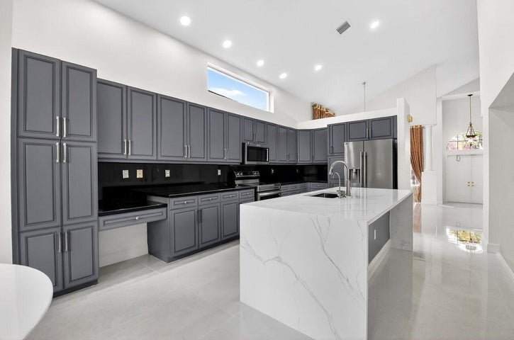 Building Photo - 2191 Balsan Way