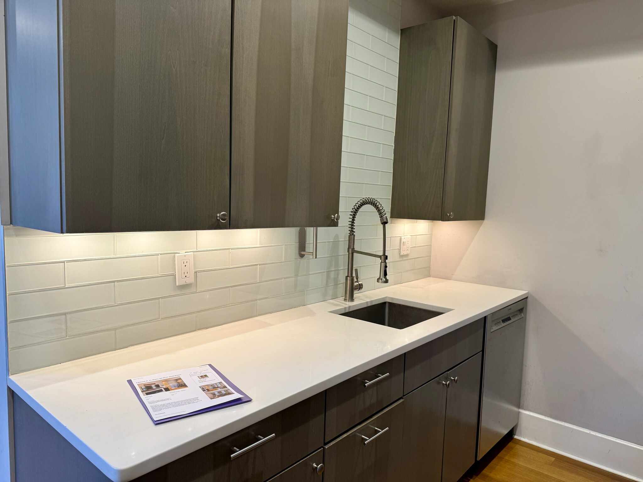 Building Photo - 5 Mohawk St