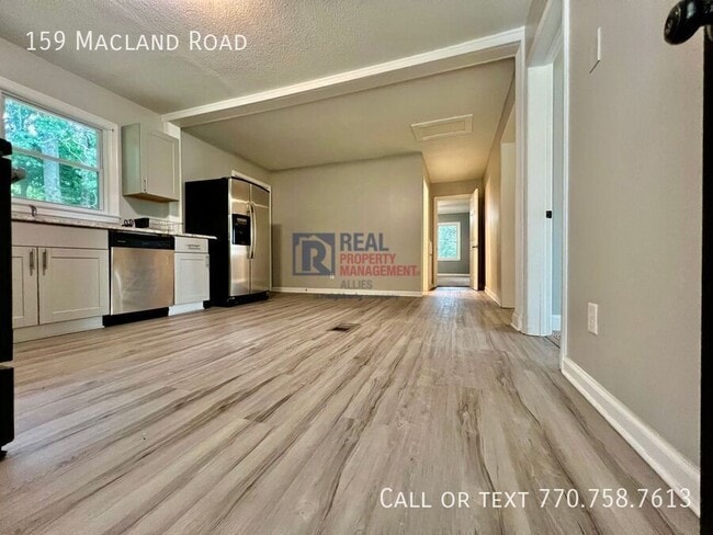 Building Photo - 159 Macland Rd