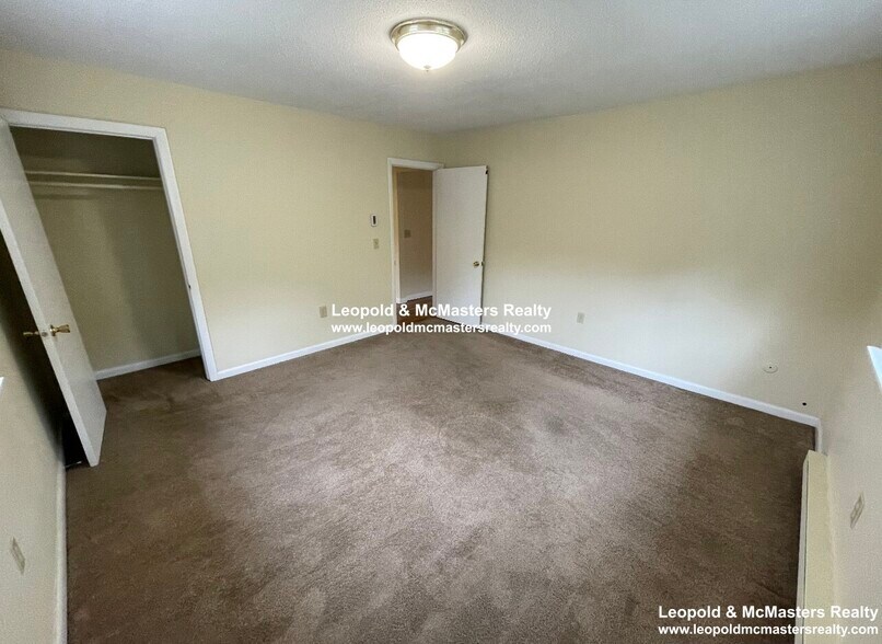Building Photo - 39 Dinan Dr