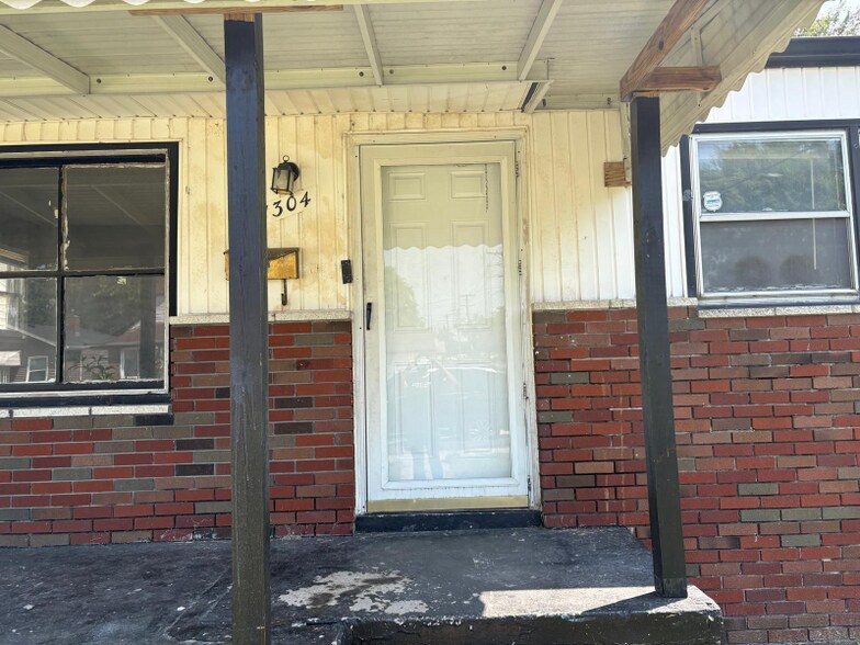 Building Photo - 11304 Jackson Ave