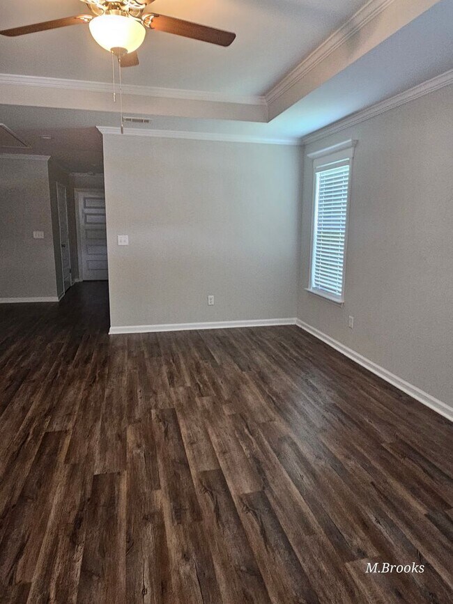 Building Photo - 1704 Almond Tree Pl