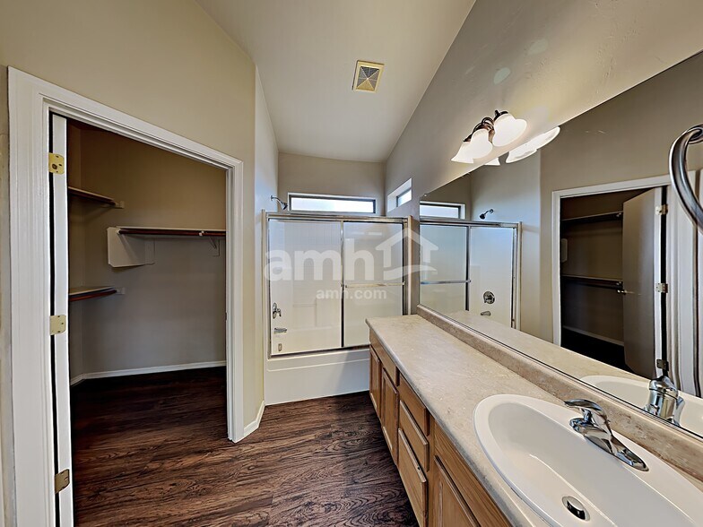 Building Photo - 307 E Camino Limon Verde
