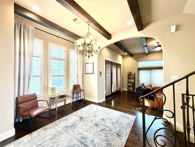 Building Photo - 508 Knox St