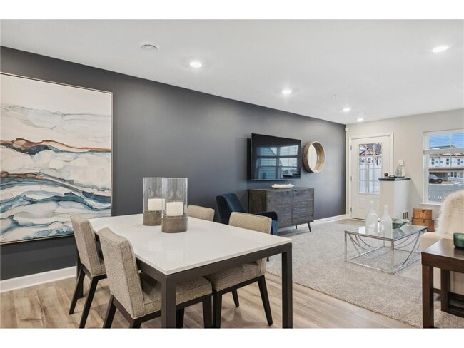 Building Photo - 5289 Long Pointe Pass