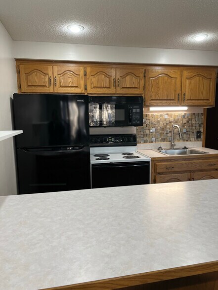 Building Photo - 3525 Big Woods Blvd