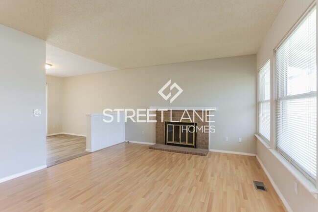 Building Photo - REDUCED! - Now offering $1000 off first fu...