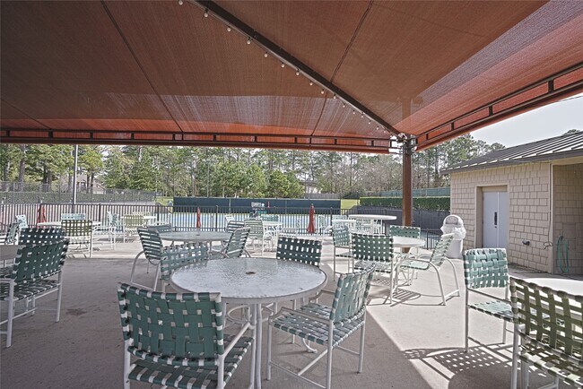 Building Photo - 12515 Lakeshore Dr