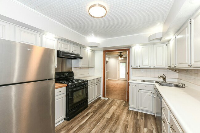 Building Photo - 5119 Norway Dr