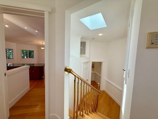 Building Photo - PANORAMIC BAY VIEW ESTATE IN PRESTIGIOUS TIBURON