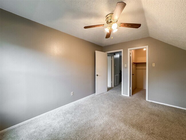 Building Photo - 2903 Auburn Dr