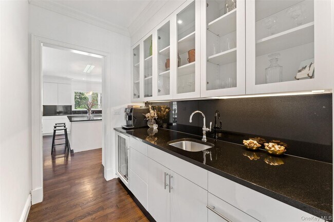 Building Photo - 20 Brookline Rd