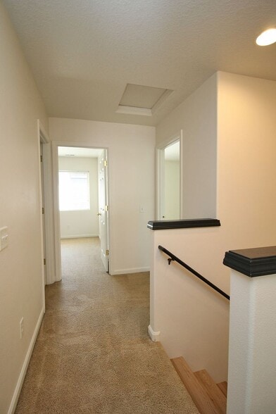 Building Photo - 15542 SE Thornbridge Dr