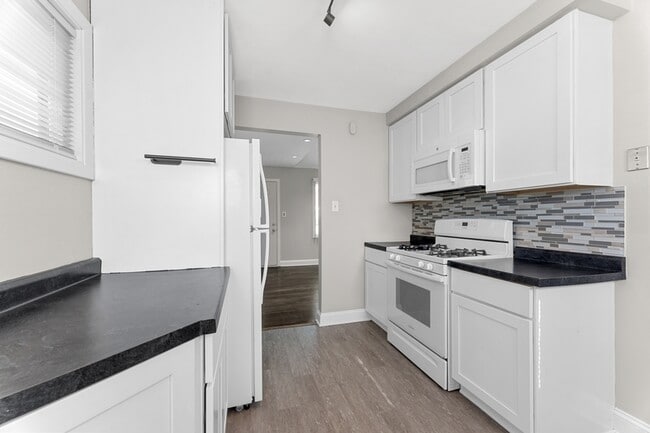 Building Photo - 28735 Brentwood St