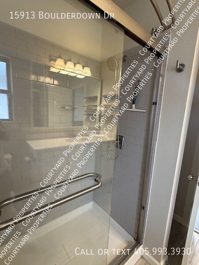 Building Photo - 15913 Boulderdown Dr