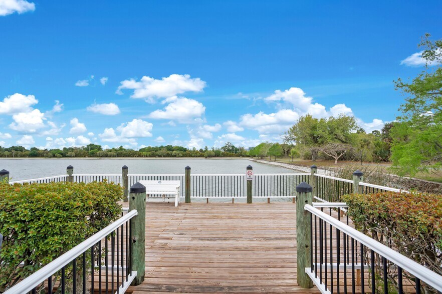 Building Photo - 9610 Green Cypress Ln